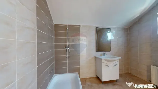 Casă individuală de vânzare | P+E+M | Central | Cristian