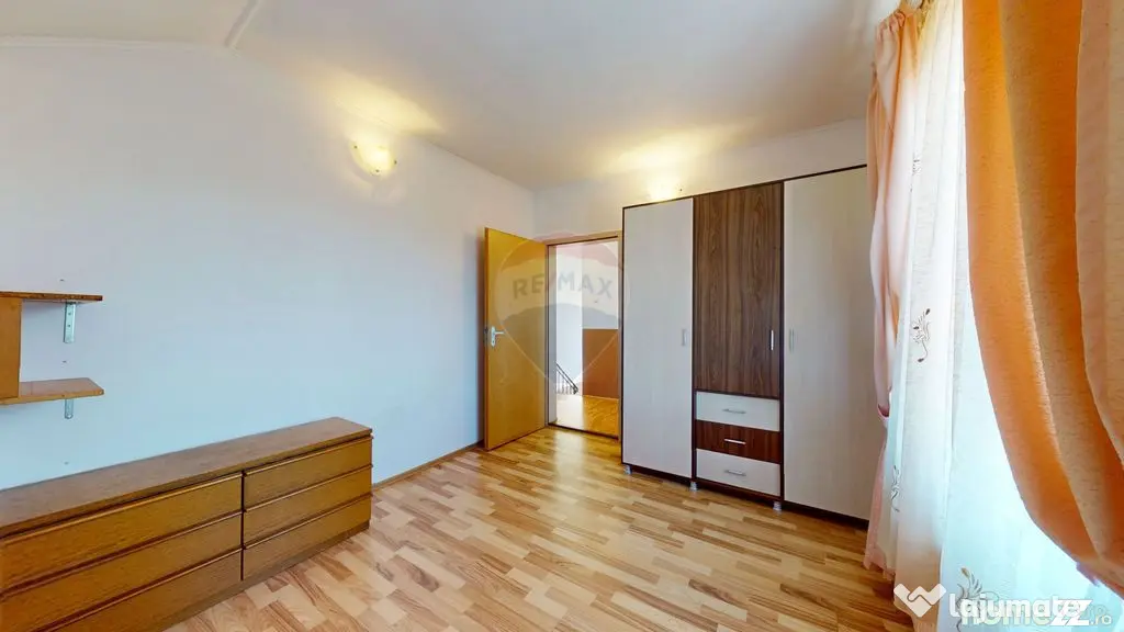 Casă individuală de vânzare | P+E+M | Central | Cristian