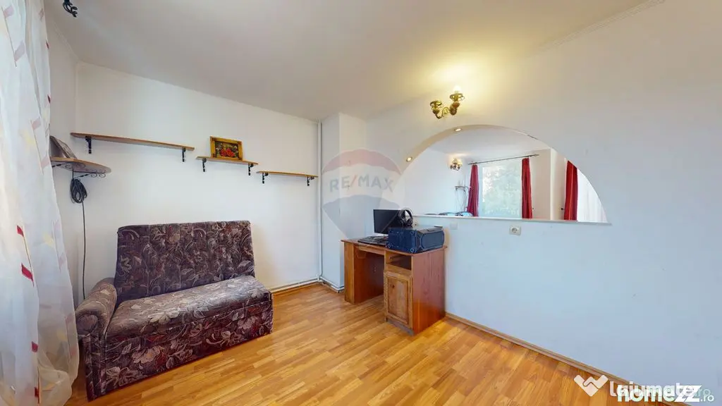Casă individuală de vânzare | P+E+M | Central | Cristian
