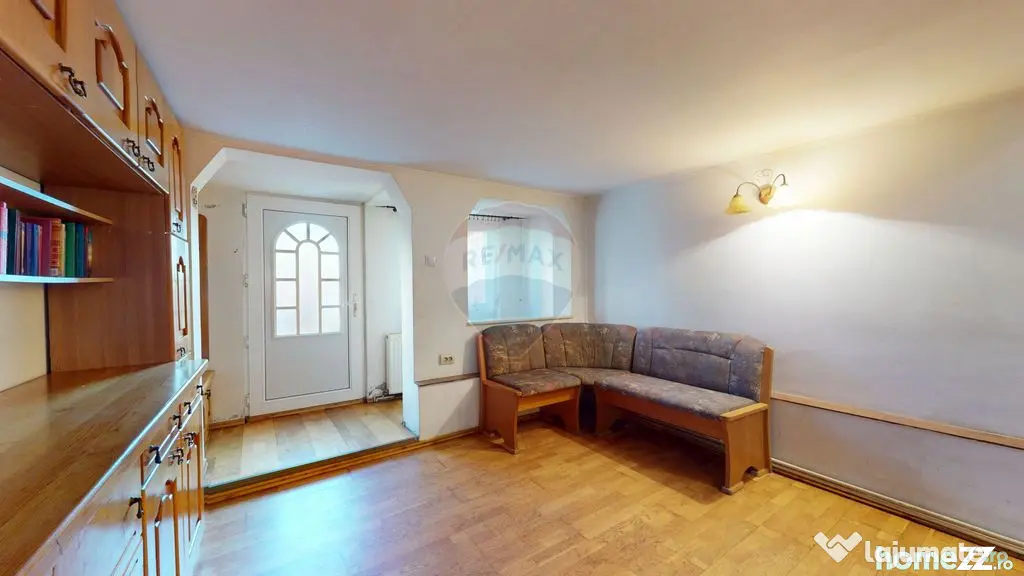Casă individuală de vânzare | P+E+M | Central | Cristian