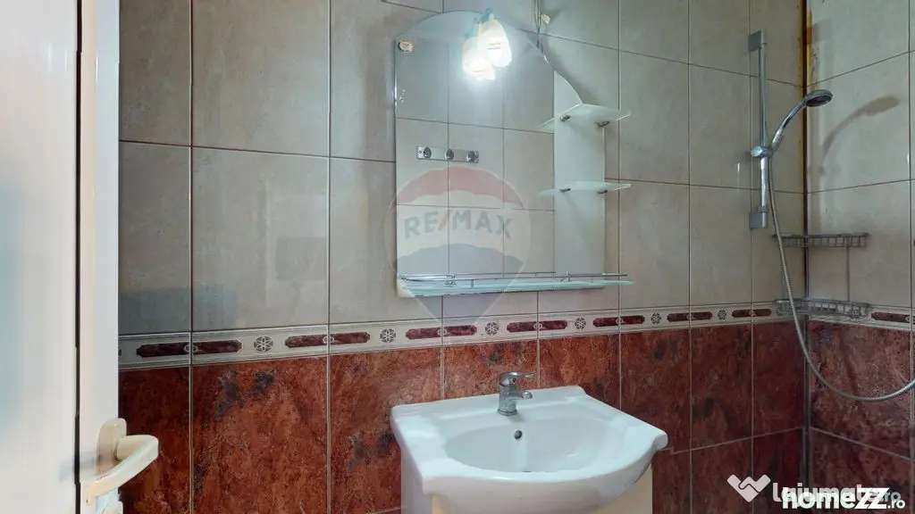 Casă individuală de vânzare | P+E+M | Central | Cristian