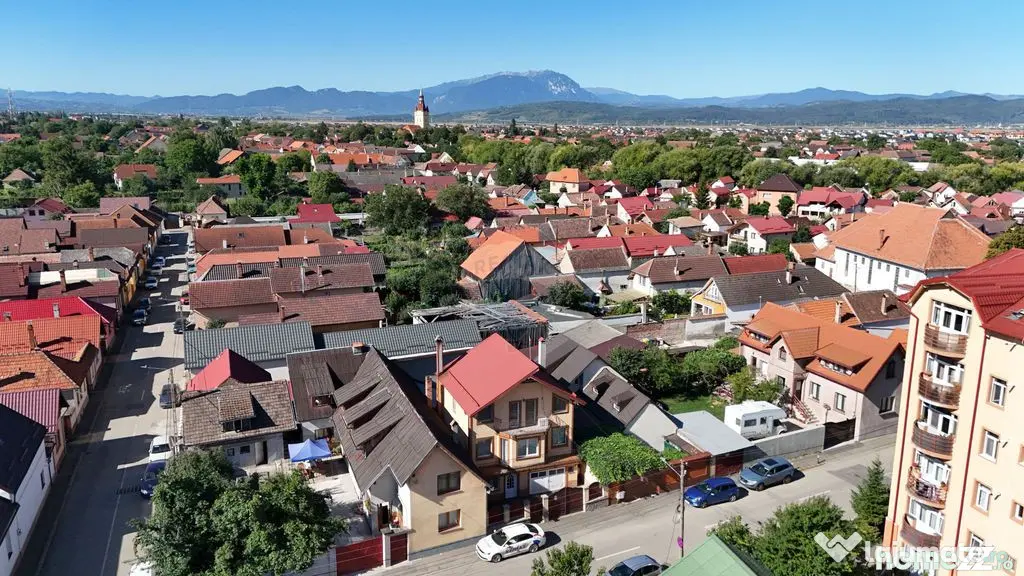 Casă individuală de vânzare | P+E+M | Central | Cristian
