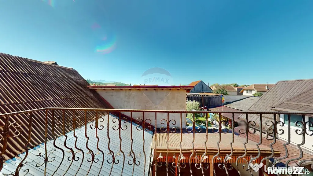 Casă individuală de vânzare | P+E+M | Central | Cristian
