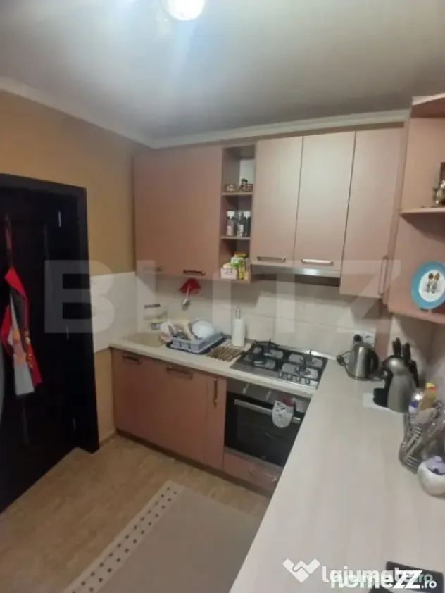 Apartament de vanzare, cu 2 camere, decomandat, zona Visani - Iasi (Iasi)