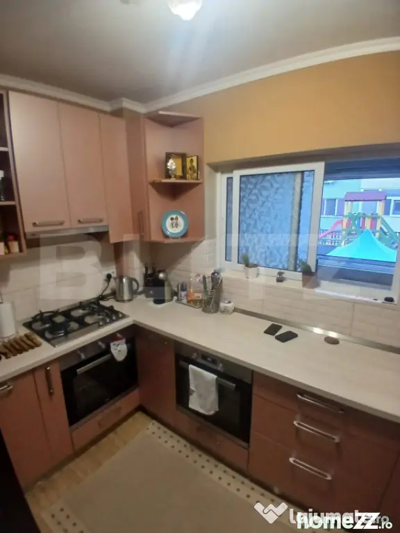 Apartament de vanzare, cu 2 camere, decomandat, zona Visani - Iasi (Iasi)