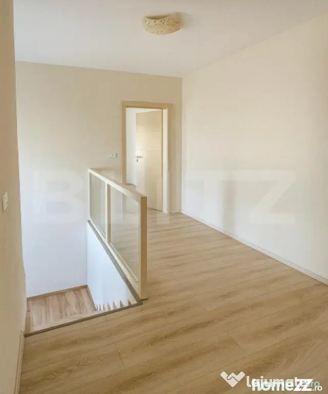 Vilă contemporană cu 5 dormitoare, 5 băi și teren de 920