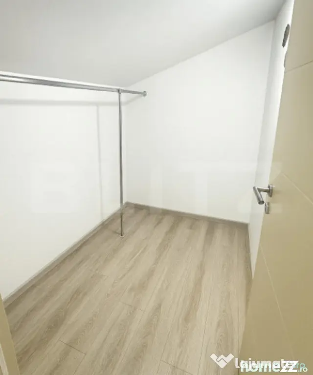 Vilă contemporană cu 5 dormitoare, 5 băi și teren de 920