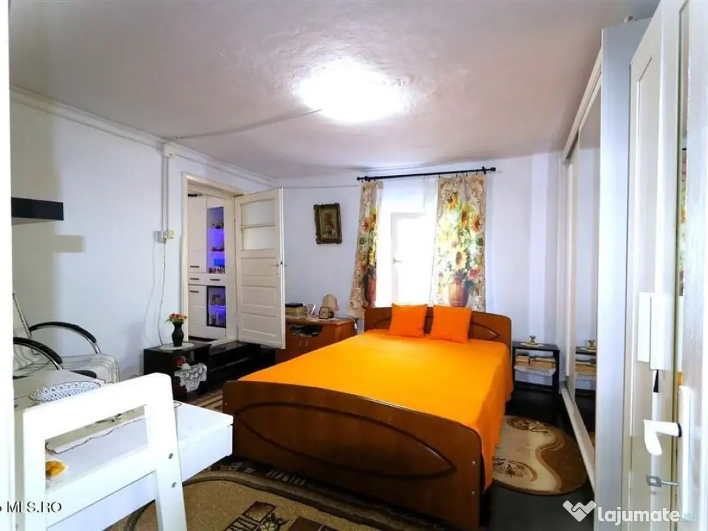 Palazu Mare - Strada Gheorghe Baritiu 16, casa cu teren d...