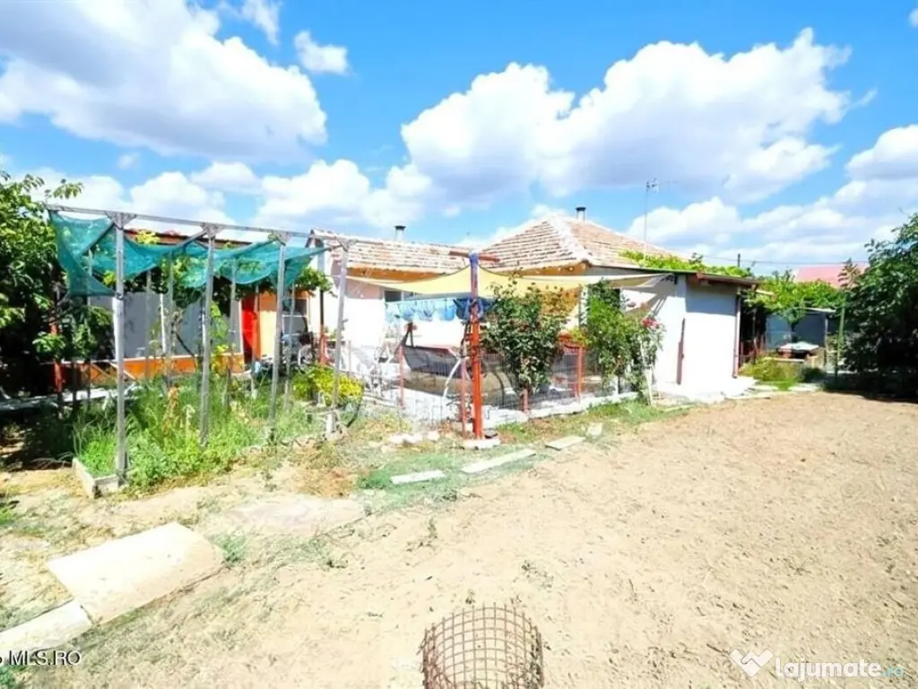 Palazu Mare - Strada Gheorghe Baritiu 16, casa cu teren d...