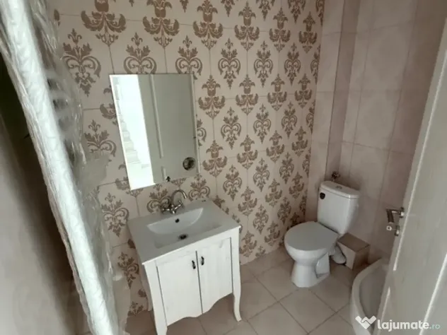Triplex bine compartimentat, 5 camere si loc de parcare