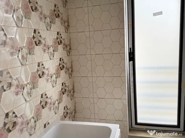 Triplex bine compartimentat, 5 camere si loc de parcare