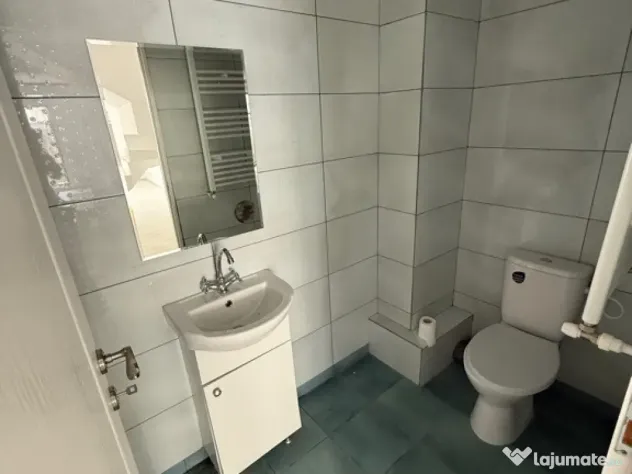 Triplex bine compartimentat, 5 camere si loc de parcare