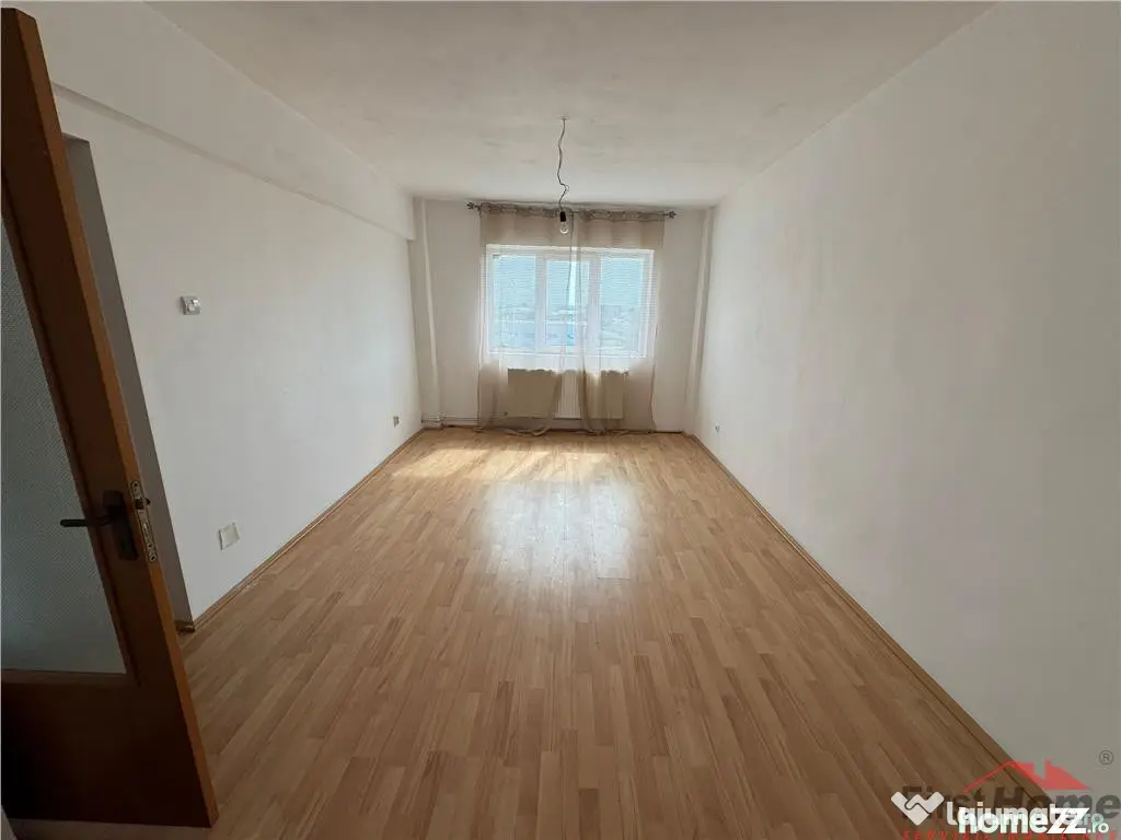 Apartament 2 camere, 60mp , etaj 4 cu acoperis