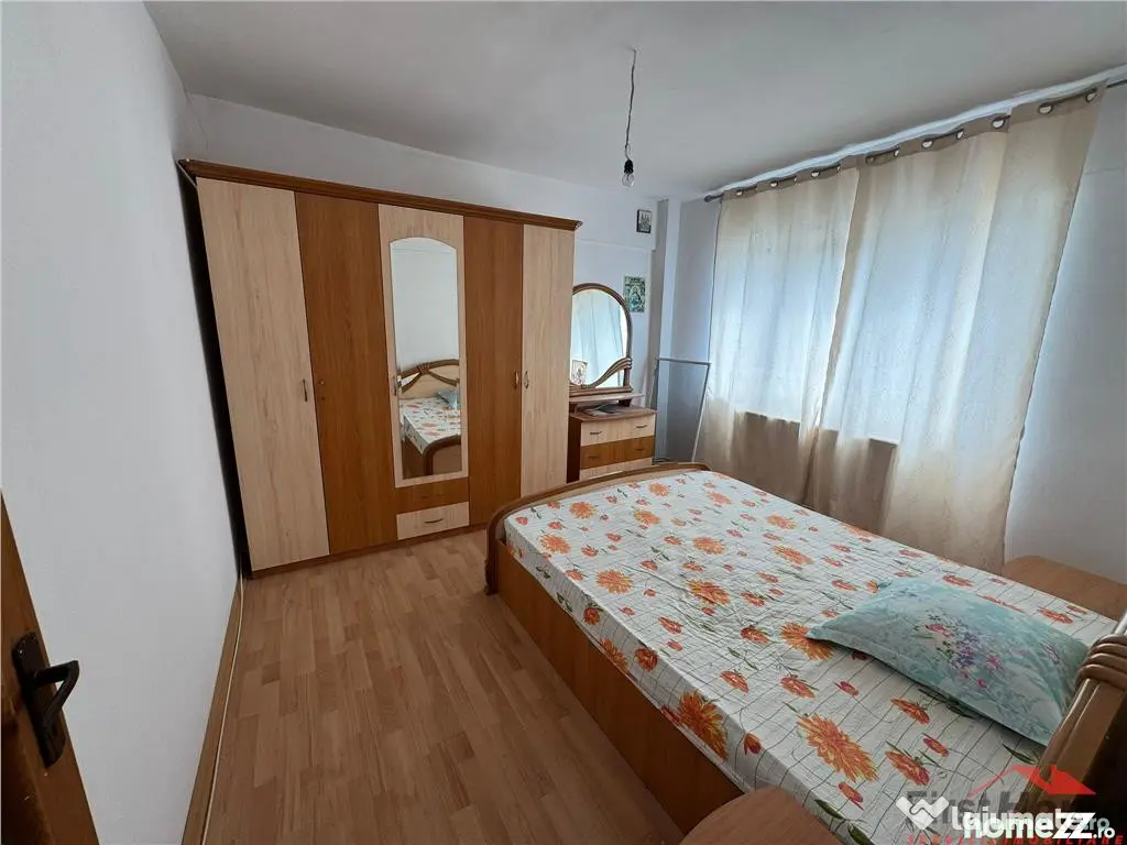 Apartament 2 camere, 60mp , etaj 4 cu acoperis