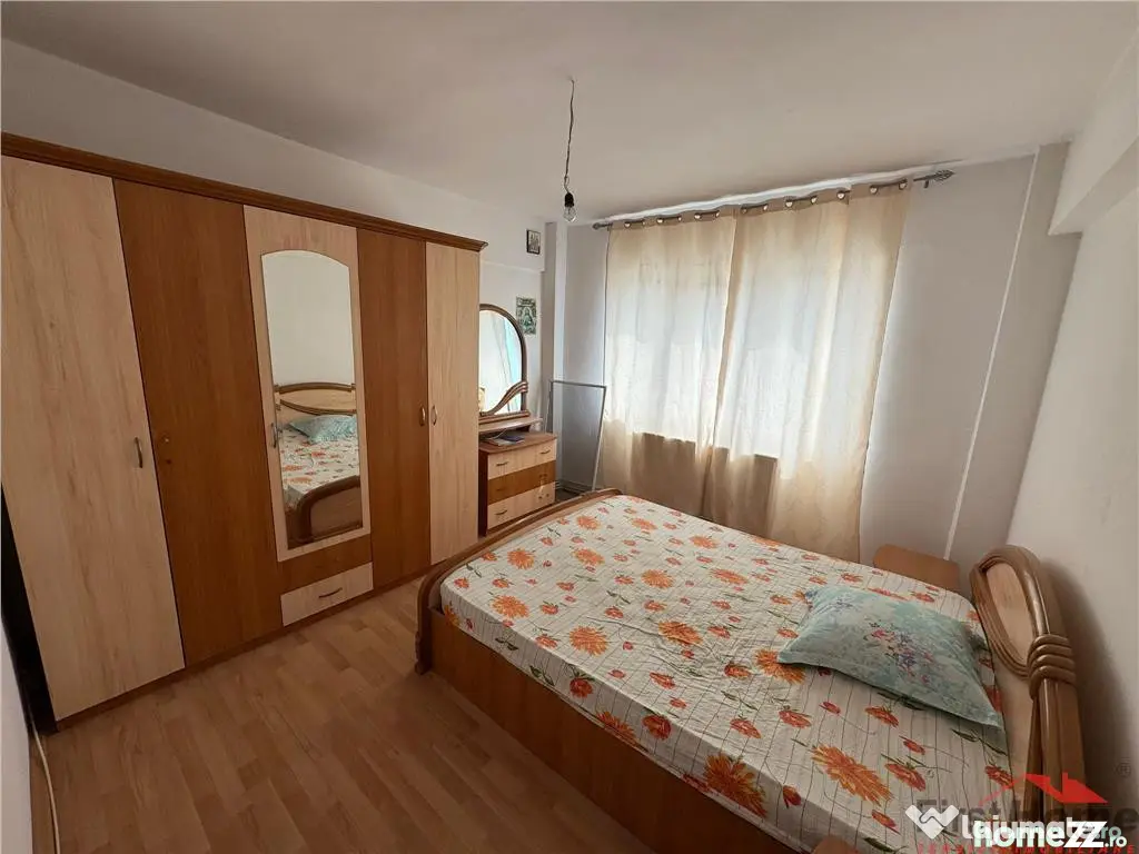 Apartament 2 camere, 60mp , etaj 4 cu acoperis