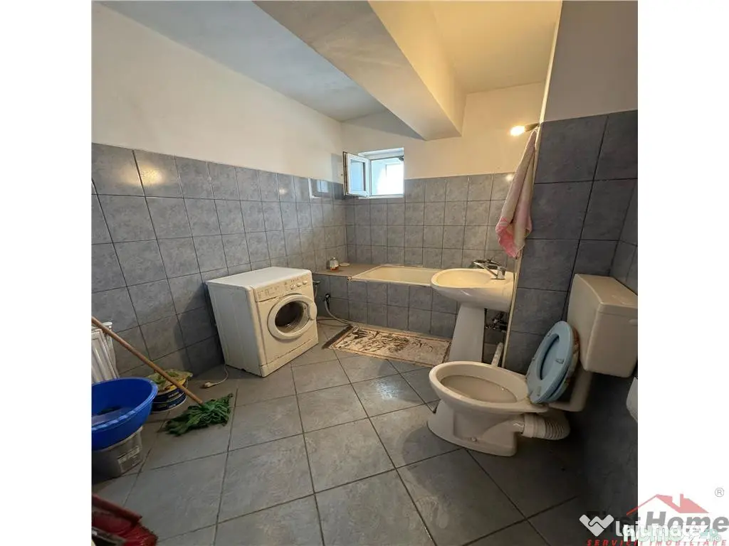 Apartament 2 camere, 60mp , etaj 4 cu acoperis