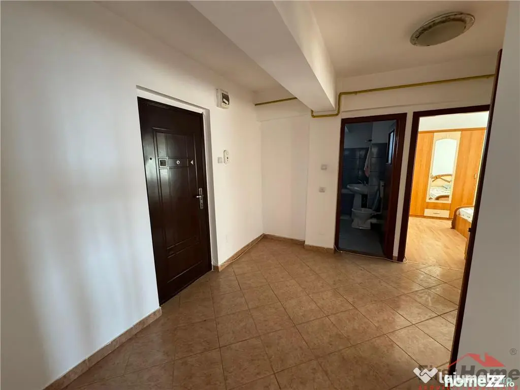 Apartament 2 camere, 60mp , etaj 4 cu acoperis