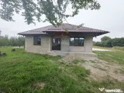 Casă cu livadă și teren generos – Girov 