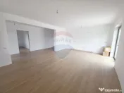 Casă cu livadă și teren generos – Girov 