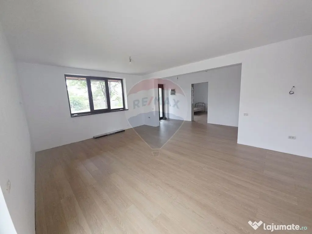 Casă cu livadă și teren generos – Girov