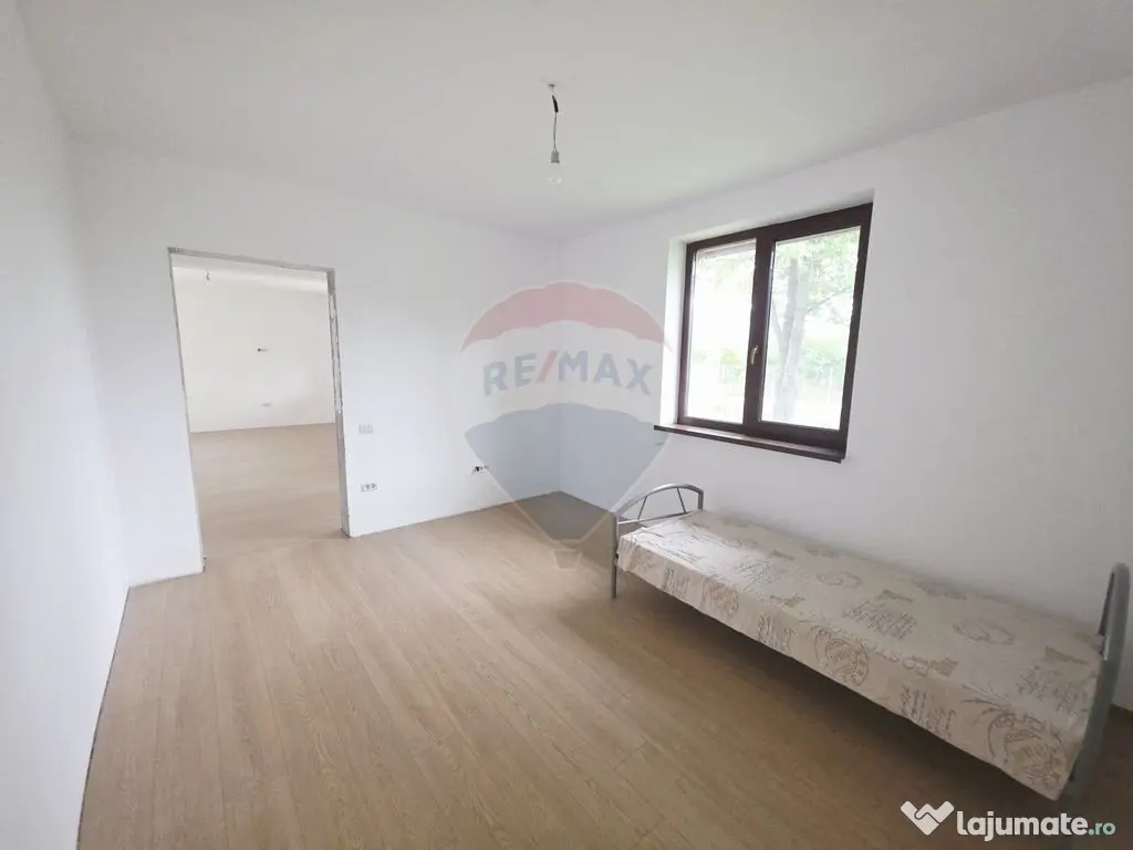 Casă cu livadă și teren generos – Girov