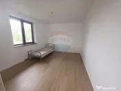 Casă cu livadă și teren generos – Girov 