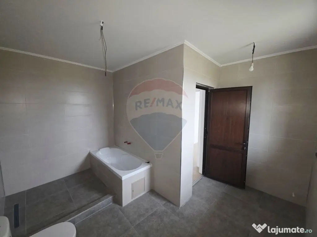 Casă cu livadă și teren generos – Girov