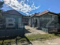 Casă renovabilă cu teren generos de 1268 mp și front de 2