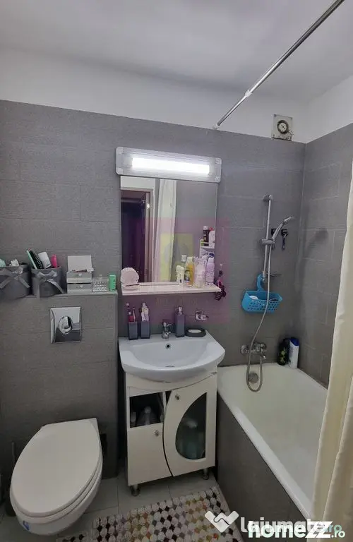 Apartament 3 camere 3/4 -Piata Resita