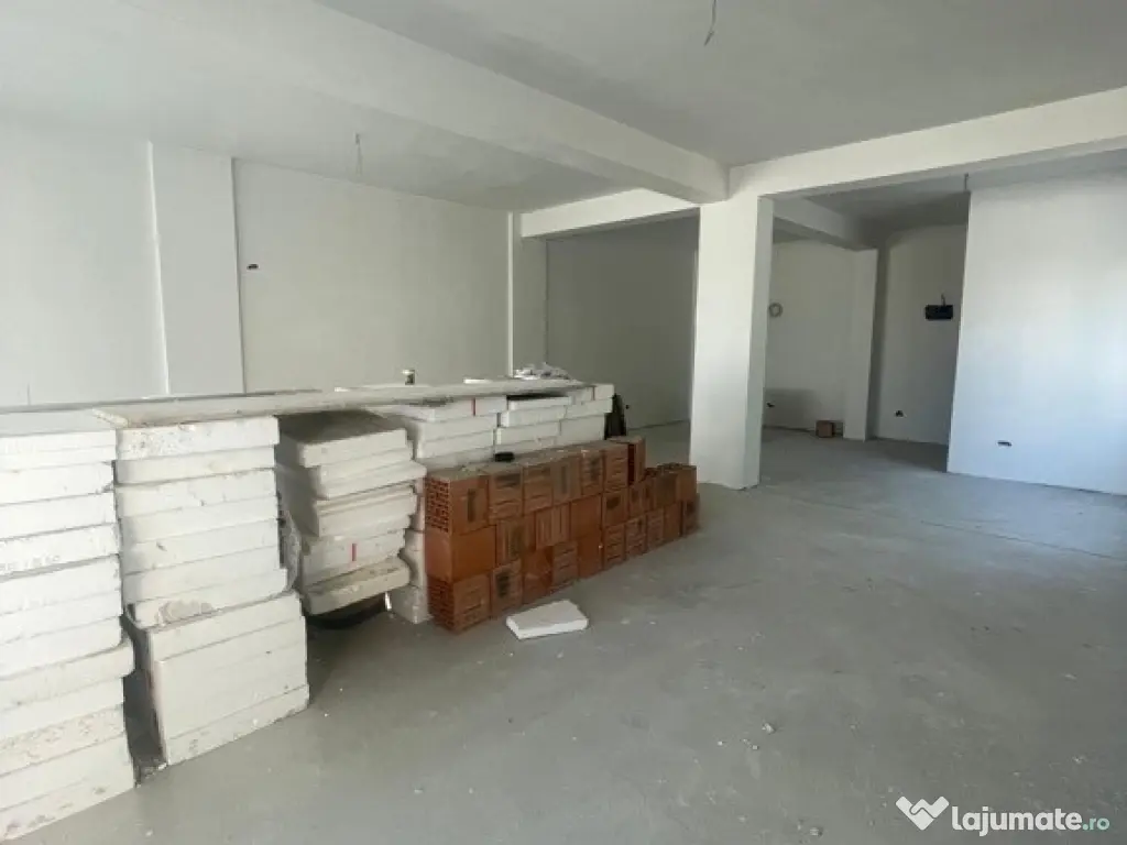 Spațiu comercial 125 mp cu 3 locuri de parcare incluse –finalizat 2024