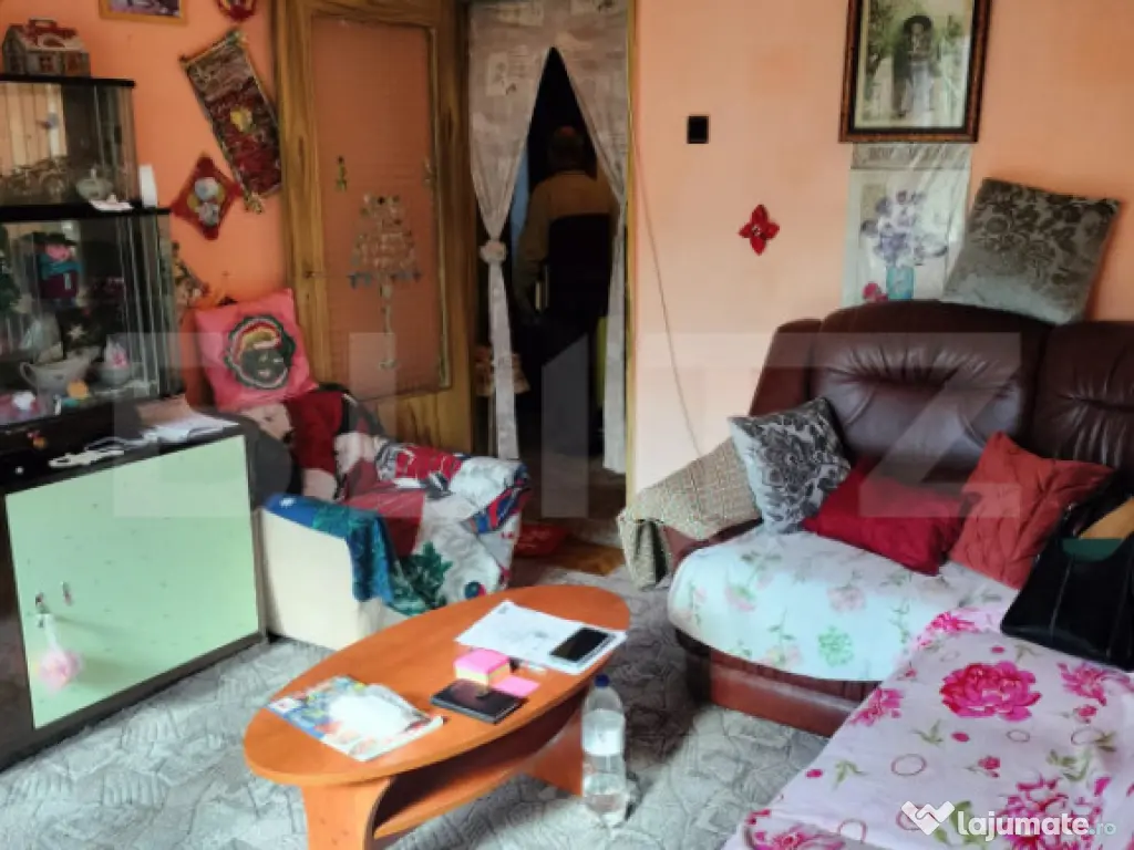 Apartament 3 camere, 55 mp, plus garaj zona Minerului