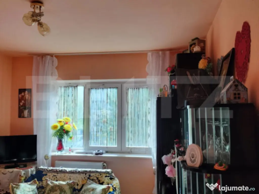 Apartament 3 camere, 55 mp, plus garaj zona Minerului