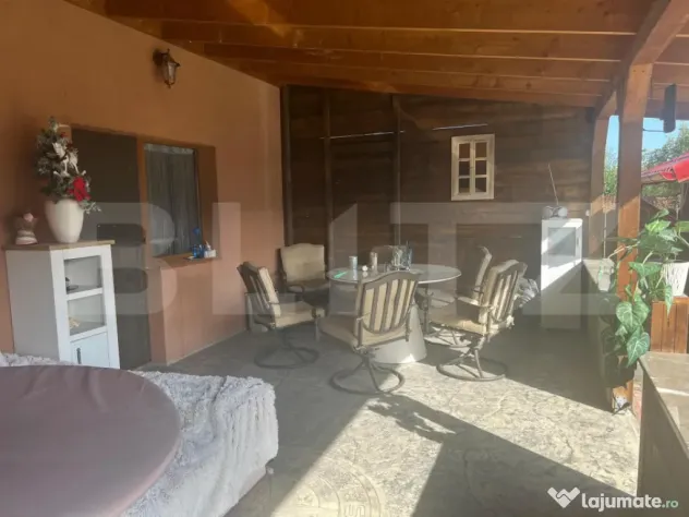 VILĂ deosebită cu piscină și panoramă spre pădure