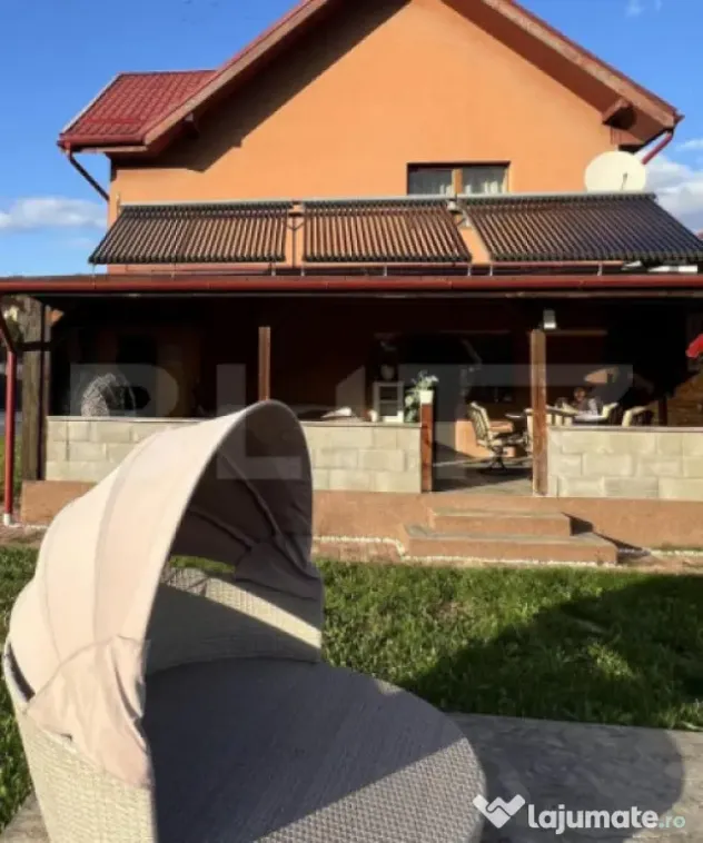VILĂ deosebită cu piscină și panoramă spre pădure