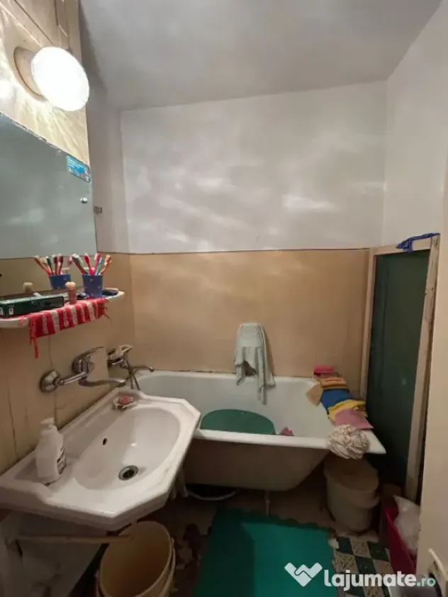 - Apartament 2 camere confort 1 Calarasilor Viziru, etaj int