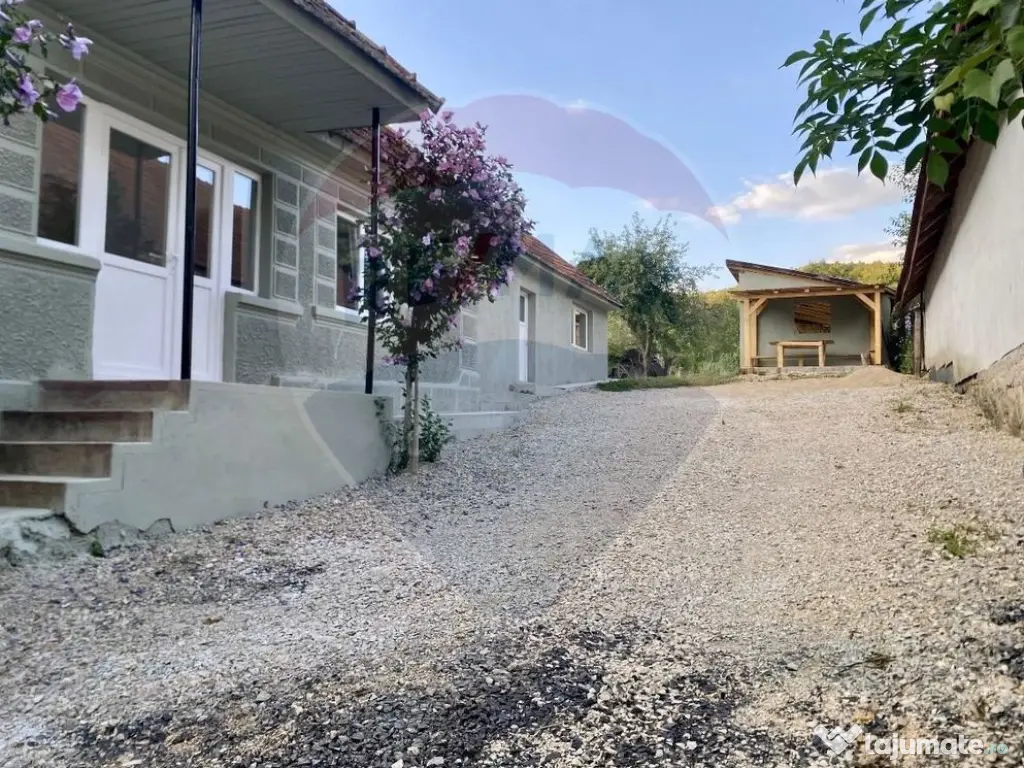 Casă / Vilă cu 5 camere de vânzare