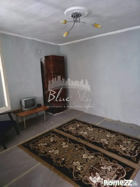 Teren cu casă demolabilă sau renovabila în Valu lui Traia