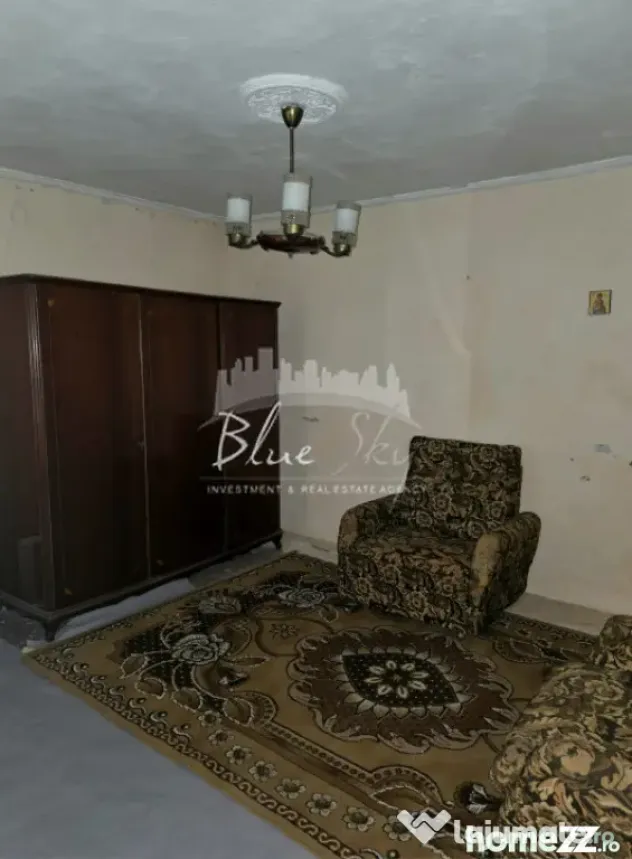 Teren cu casă demolabilă sau renovabila în Valu lui Traia