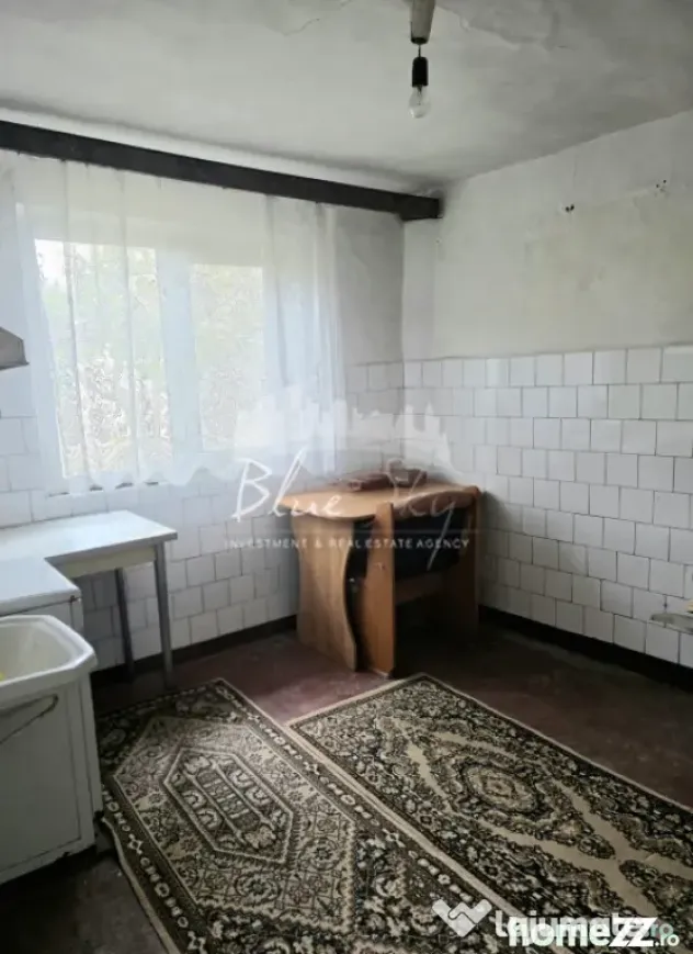 Teren cu casă demolabilă sau renovabila în Valu lui Traia