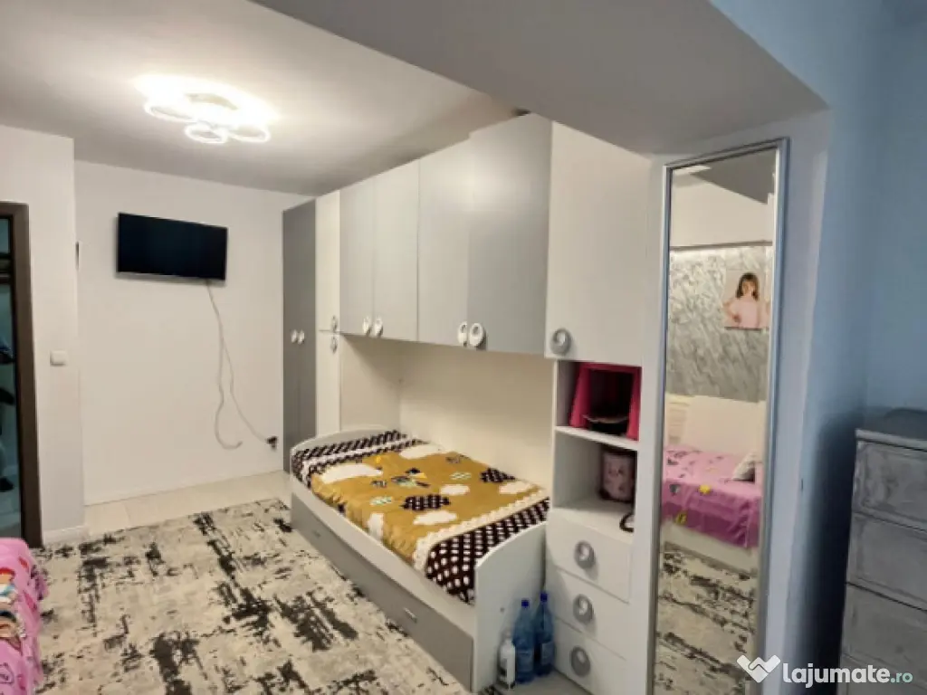 Apartament 3 camere, 80 mp, etaj 3 ,Radauti