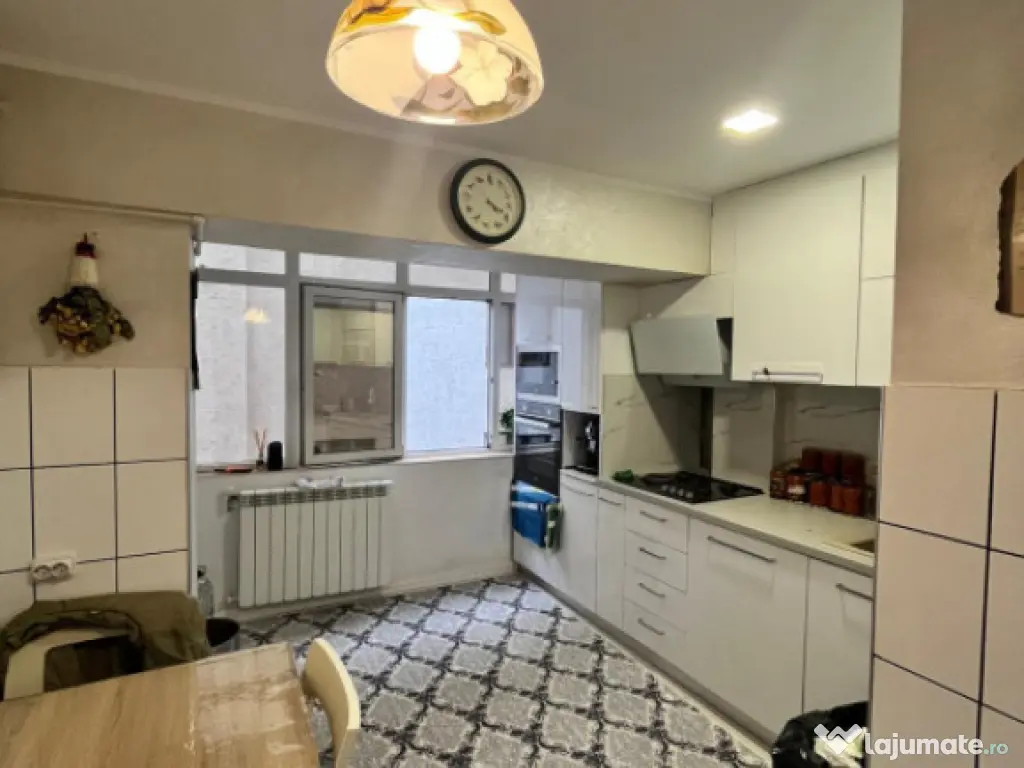 Apartament 3 camere, 80 mp, etaj 3 ,Radauti