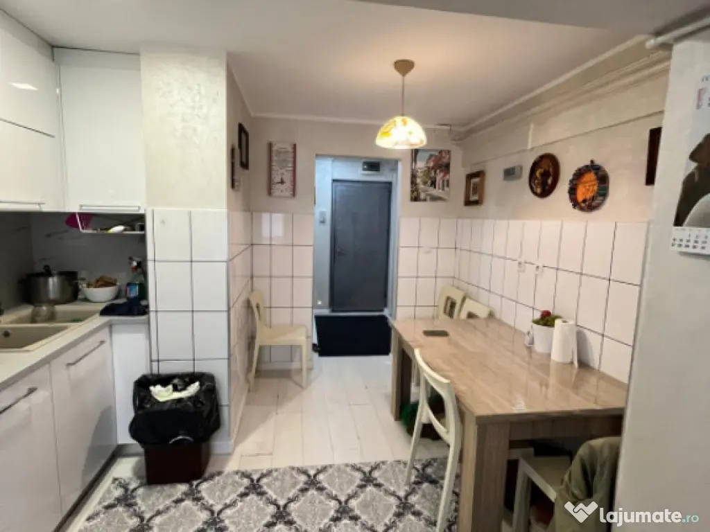 Apartament 3 camere, 80 mp, etaj 3 ,Radauti