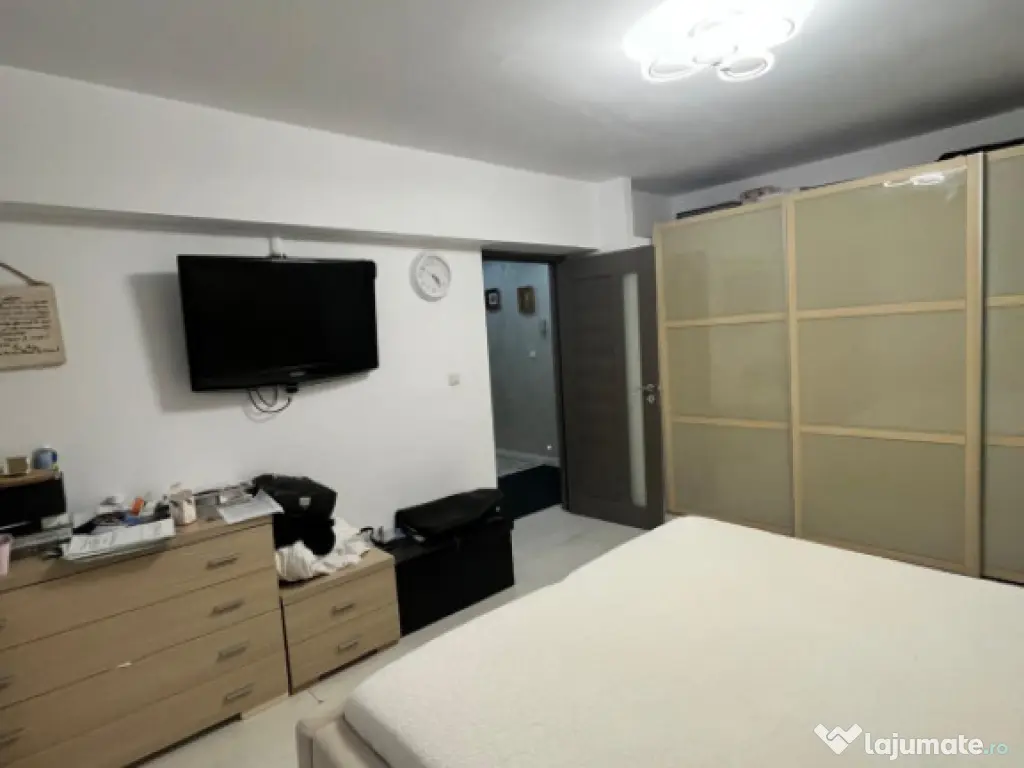 Apartament 3 camere, 80 mp, etaj 3 ,Radauti