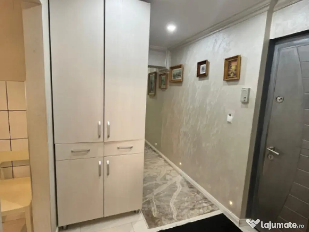 Apartament 3 camere, 80 mp, etaj 3 ,Radauti