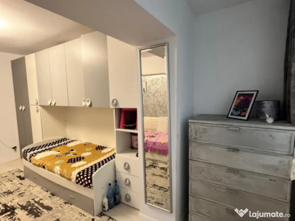 Apartament 3 camere, 80 mp, etaj 3 ,Radauti