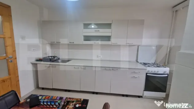 Apartament cu 3 camere decomandate, 68 mp, bloc renovat si i - Brasov (Brasov)