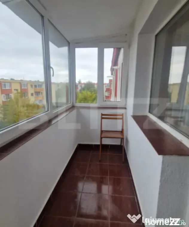Apartament cu 3 camere decomandate, 68 mp, bloc renovat si i - Brasov (Brasov)