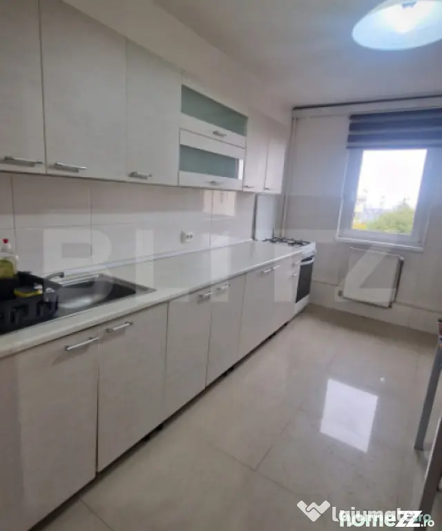 Apartament cu 3 camere decomandate, 68 mp, bloc renovat si i - Brasov (Brasov)