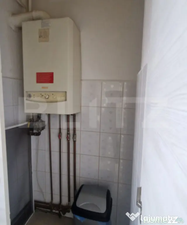 Apartament cu 3 camere decomandate, 68 mp, bloc renovat si i - Brasov (Brasov)