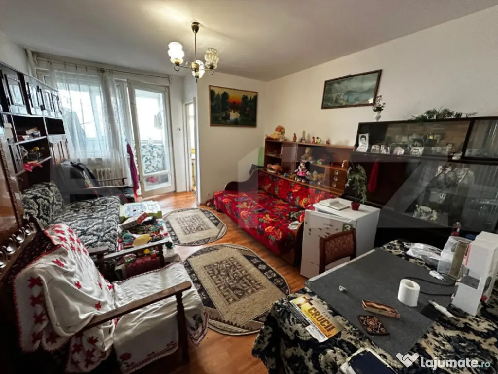 Garsoniera semidecomandata, 32 mp, zona Brazda